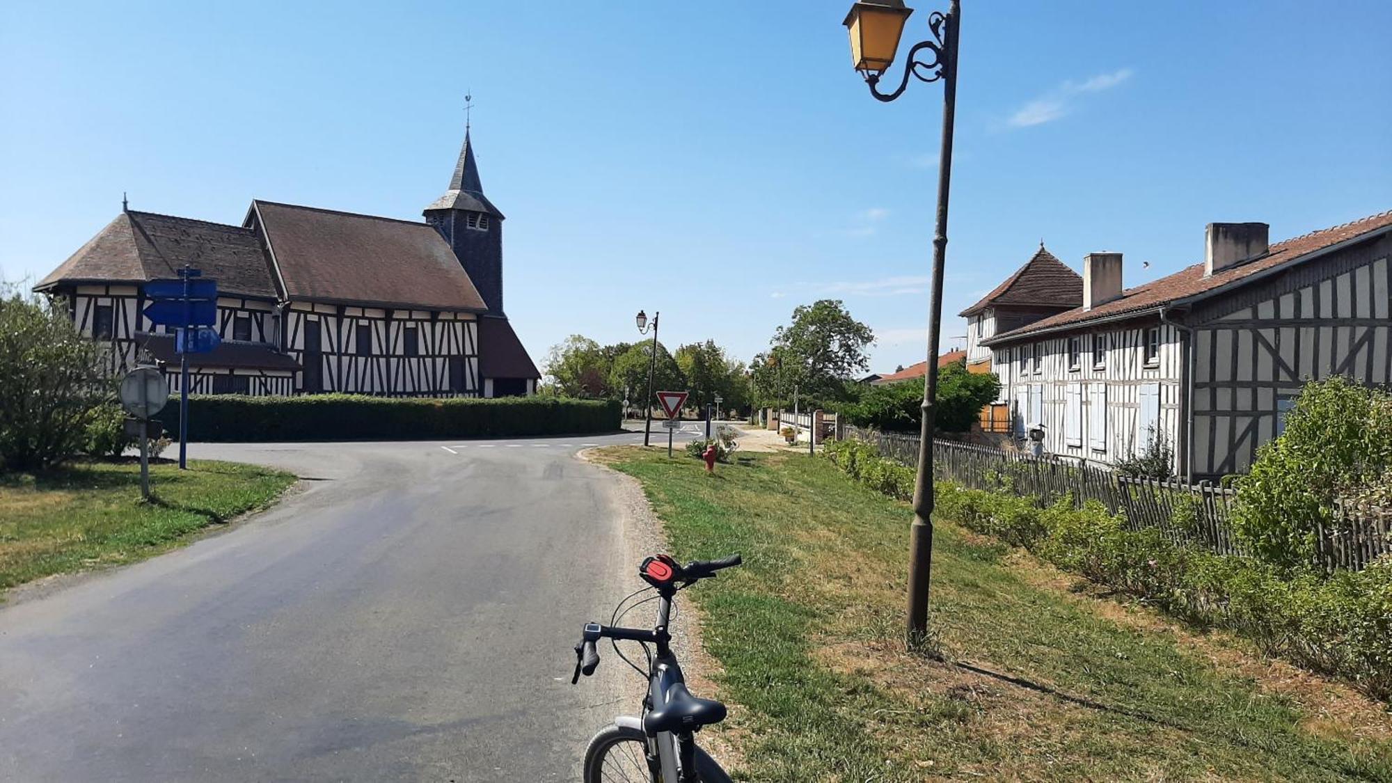 Chatrou Chatelraould-Saint-Louvent Exterior foto